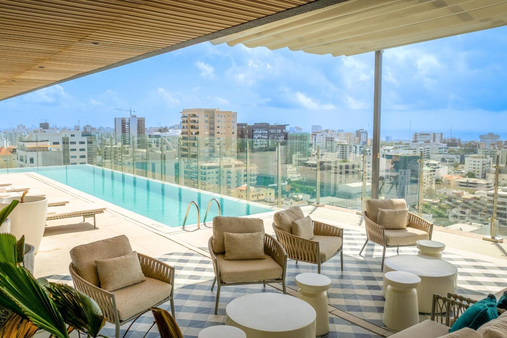 Отель Courtyard By Marriott Santo Domingo Piantini Экстерьер фото