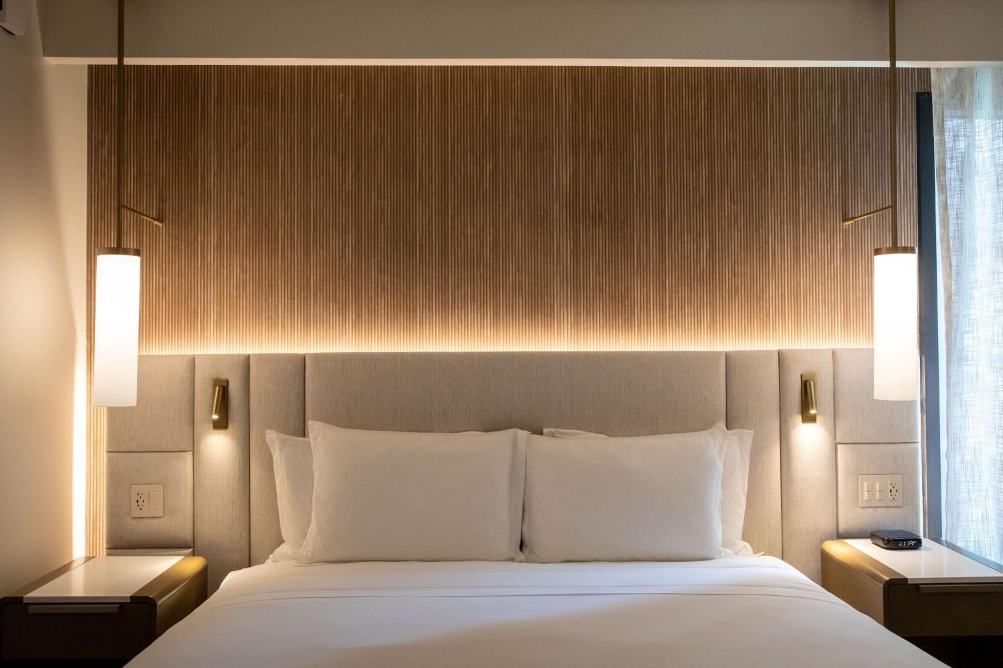 Отель Courtyard By Marriott Santo Domingo Piantini Экстерьер фото