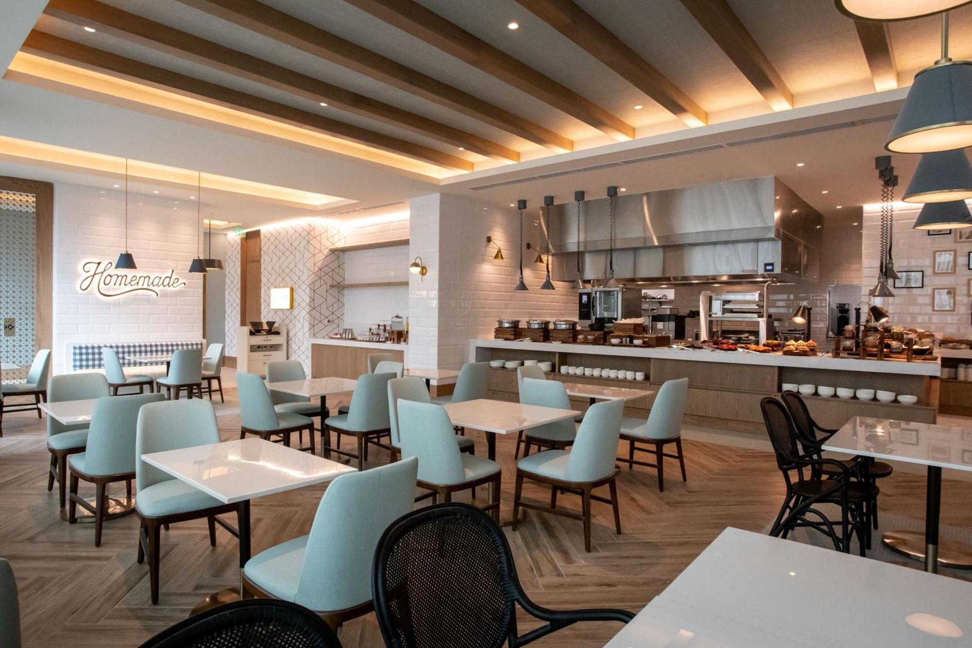 Отель Courtyard By Marriott Santo Domingo Piantini Экстерьер фото
