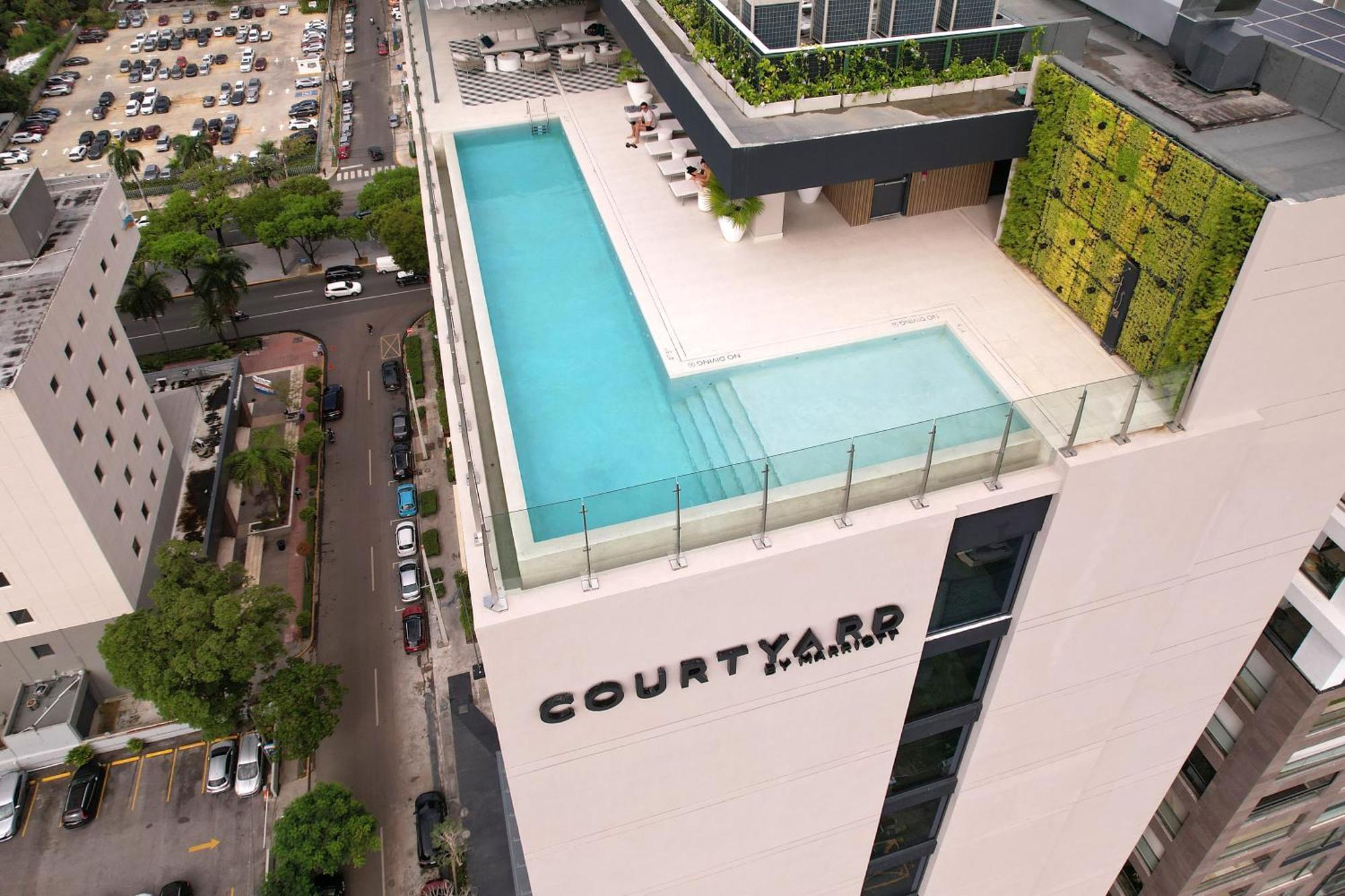 Отель Courtyard By Marriott Santo Domingo Piantini Экстерьер фото