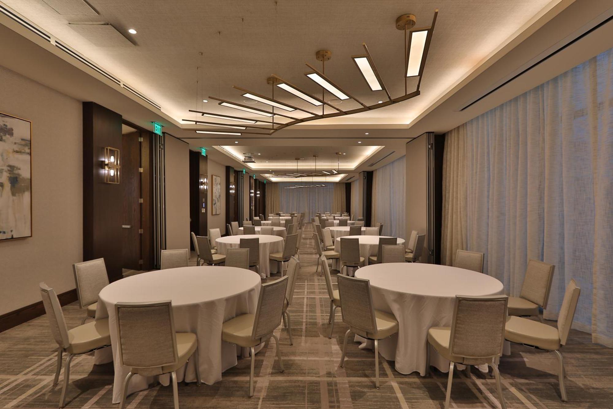 Отель Courtyard By Marriott Santo Domingo Piantini Экстерьер фото
