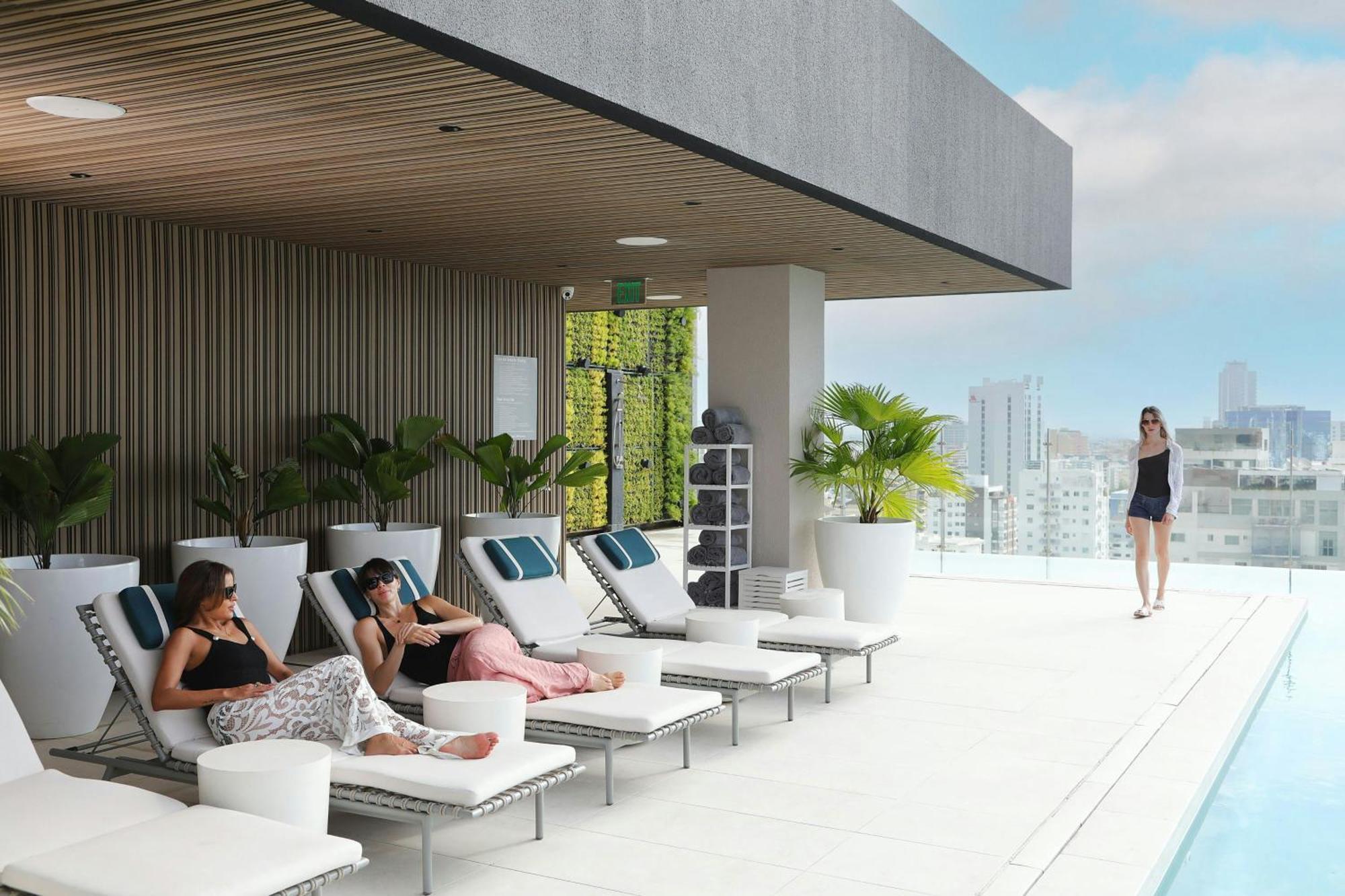 Отель Courtyard By Marriott Santo Domingo Piantini Экстерьер фото