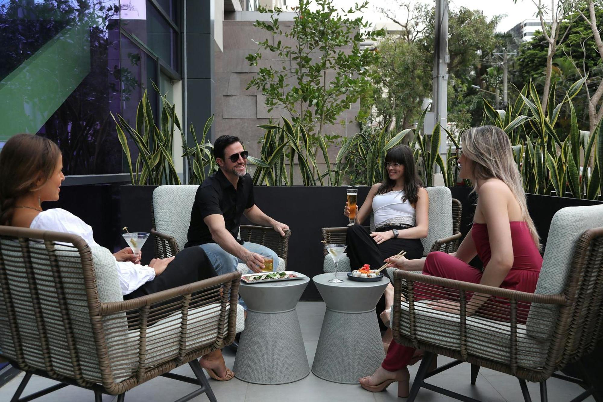 Отель Courtyard By Marriott Santo Domingo Piantini Экстерьер фото