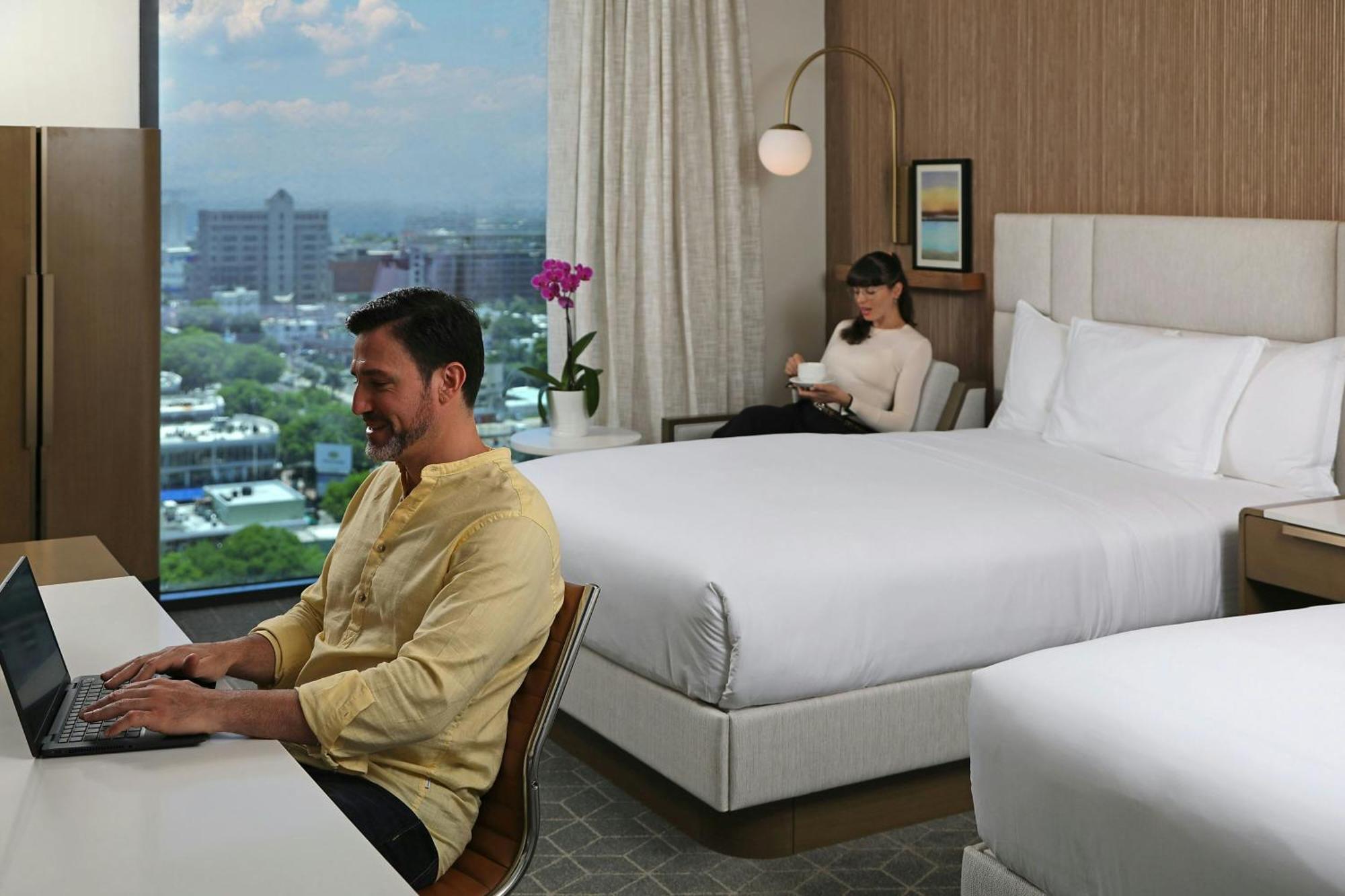 Отель Courtyard By Marriott Santo Domingo Piantini Экстерьер фото